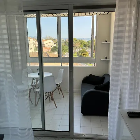 Port Vauban. Apartamento Antibes